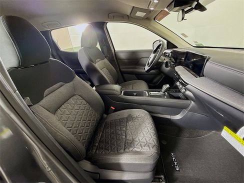Certified 2025 Nissan Kicks SV image 25