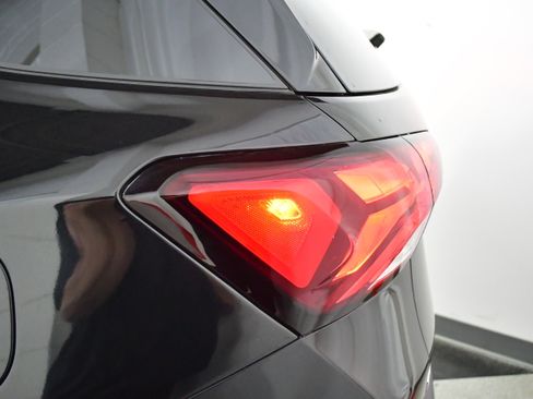 Used 2023 Chevrolet Equinox LS w/ LS Convenience Package image 32