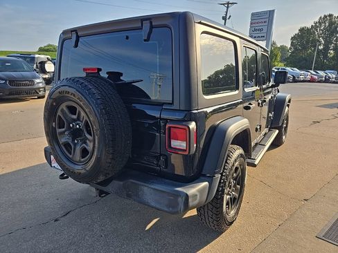 Used 2021 Jeep Wrangler Unlimited Sport AWD/4WD image 9