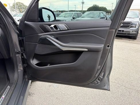 Used 2022 BMW X7 xDrive40i w/ M Sport Package AWD/4WD image 24