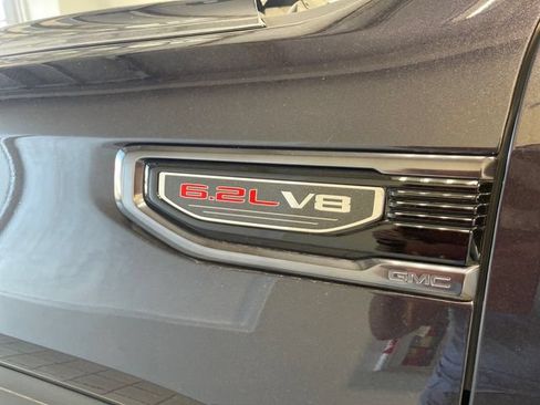 Used 2024 GMC Sierra 1500 AT4 w/ Technology Package AWD/4WD image 6