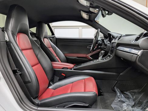 Used 2021 Porsche 718 Cayman image 19