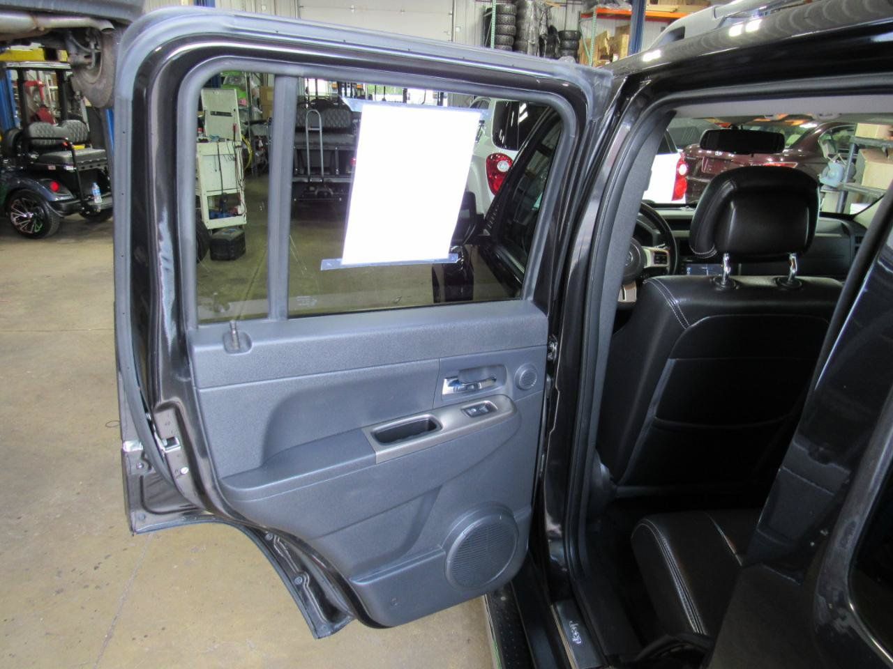 Used 2012 Jeep Liberty Limited Jet w/ Chrome Accents Group AWD/4WD image 29