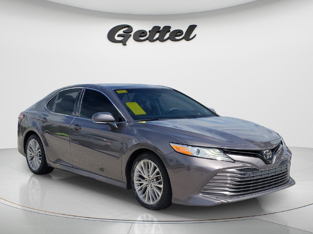 Used 2018 Toyota Camry XLE w/ Audio Package FWD image 3