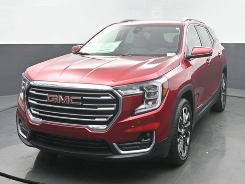 Used 2023 GMC Terrain SLT w/ LPO, Floor Liner Package FWD image 1
