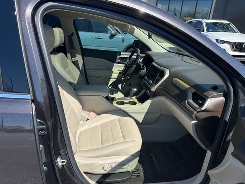 Used 2019 GMC Acadia Denali w/ Technology Package image 32