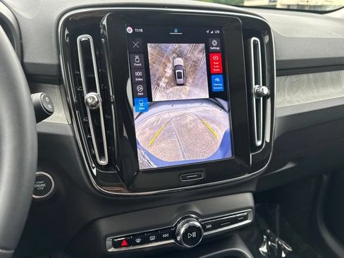 Certified 2026 Volvo XC40 B5 Plus AWD/4WD image 23