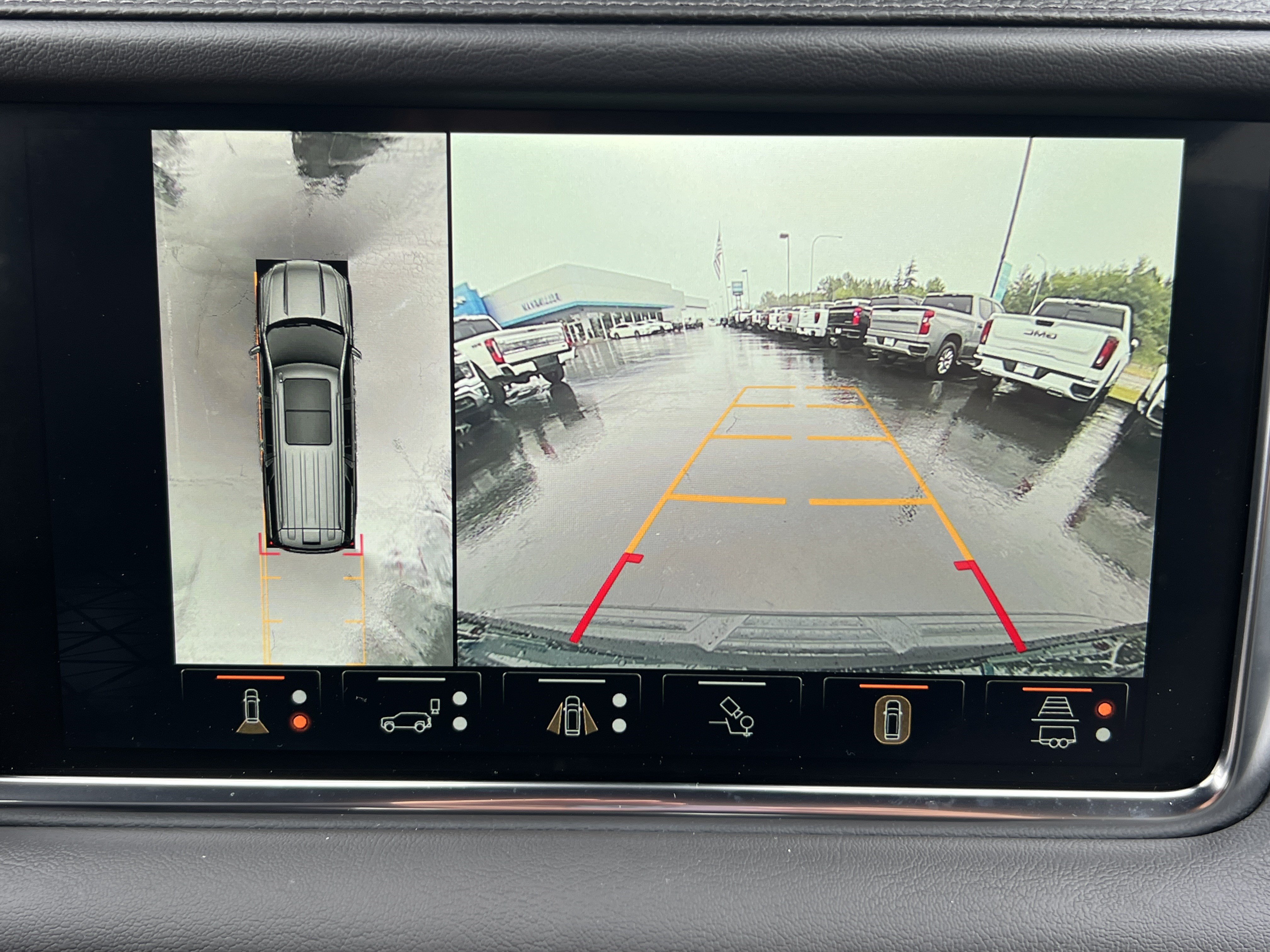 Used 2024 GMC Yukon XL Denali w/ Advanced Technology Package AWD/4WD image 14