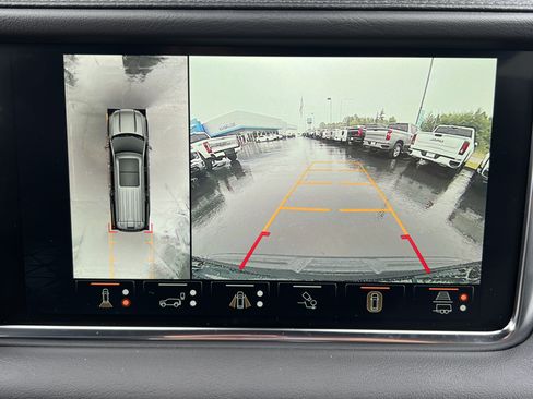 Used 2024 GMC Yukon XL Denali w/ Advanced Technology Package AWD/4WD image 14
