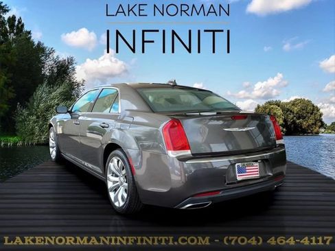 Used 2016 Chrysler 300 Limited RWD image 22