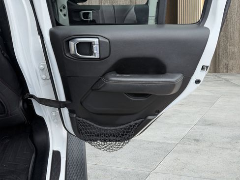 Used 2020 Jeep Gladiator Overland image 47