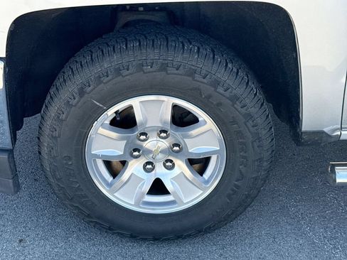 Used 2019 Chevrolet Silverado 1500 LT AWD/4WD image 2