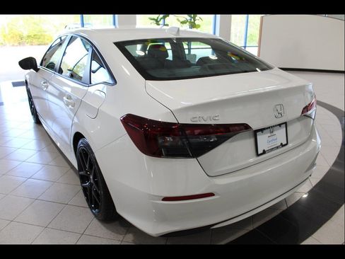 Certified 2025 Honda Civic Sport image 6