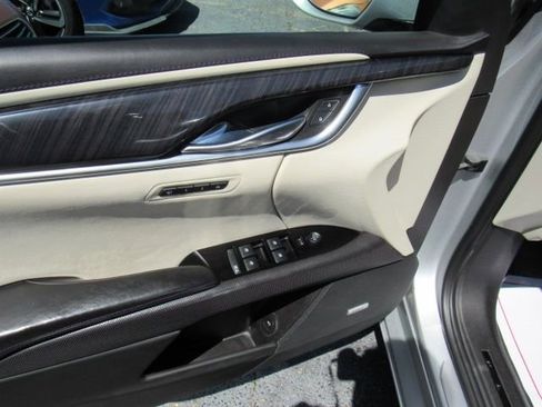 Used 2014 Cadillac XTS Platinum image 16