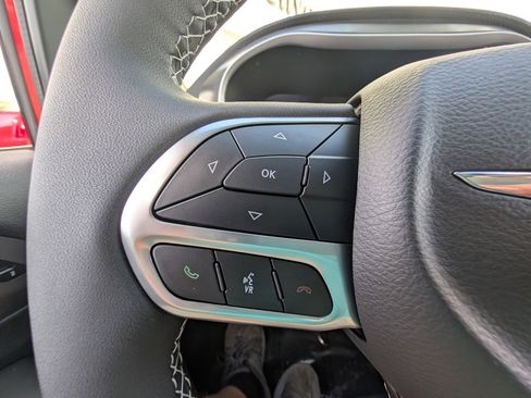 New 2026 Chrysler Pacifica Select image 22