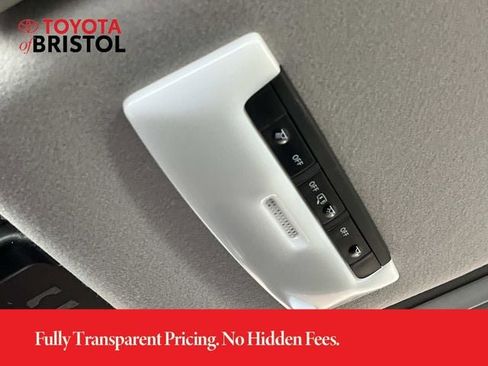 Used 2020 Nissan Versa S FWD image 30
