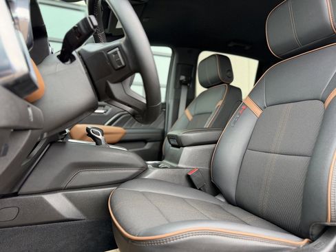 Used 2024 GMC Canyon AT4 image 10