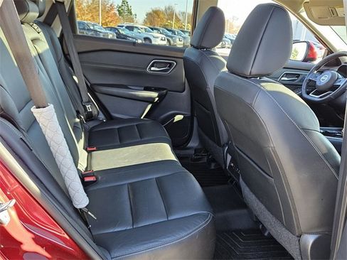 Used 2021 Nissan Rogue SL w/ Premium Package image 16