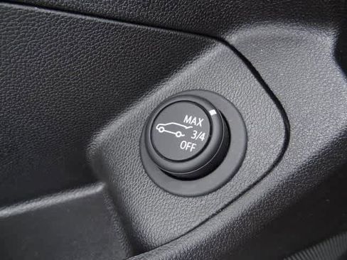 Used 2023 GMC Terrain SLT image 19