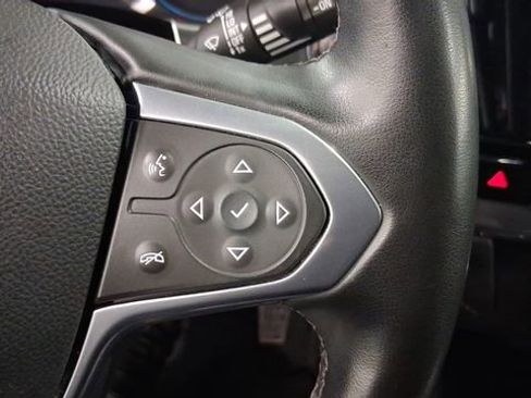 Used 2023 Chevrolet Traverse LT image 30