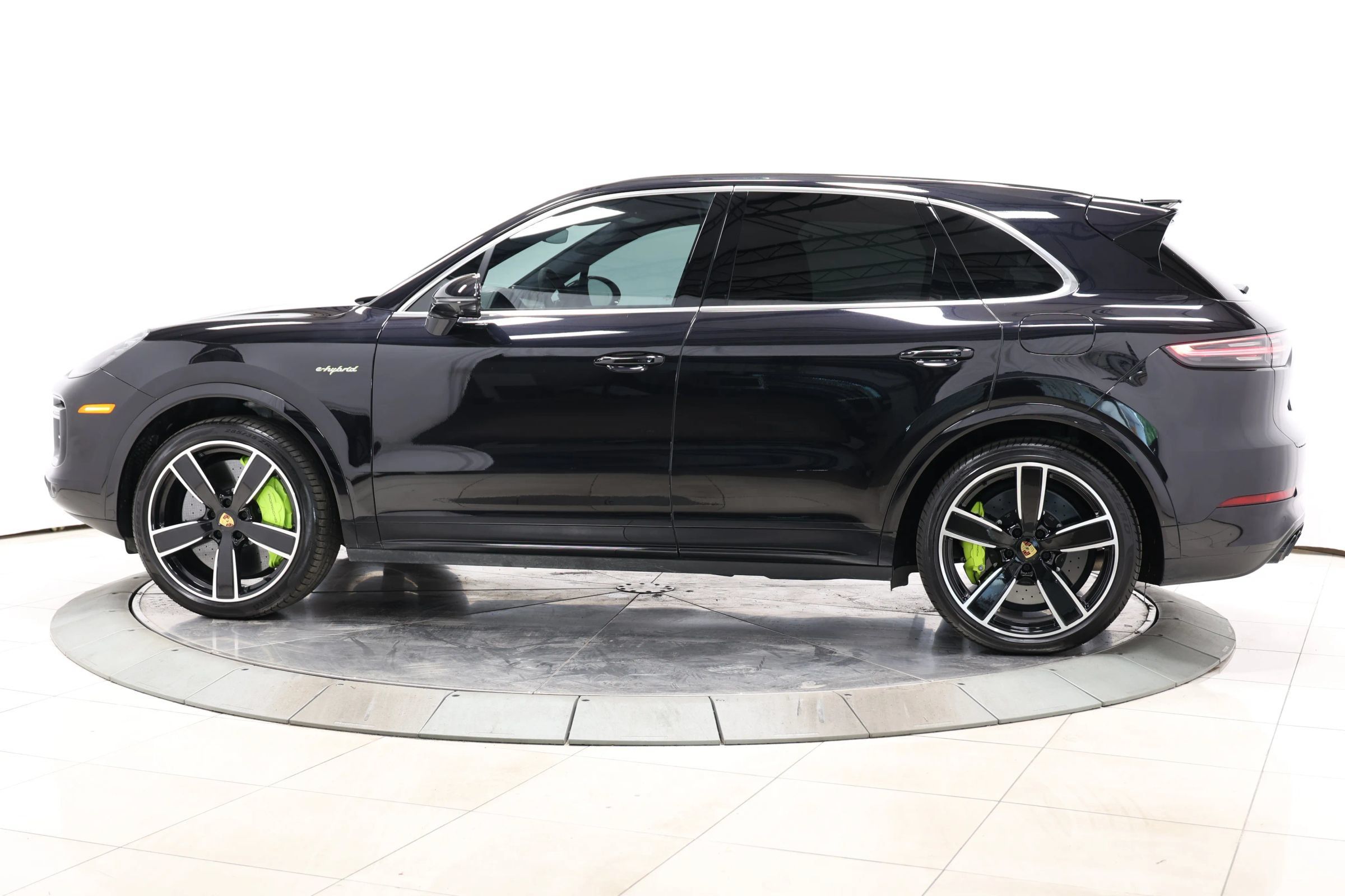 Used 2021 Porsche Cayenne Turbo S AWD/4WD image 9