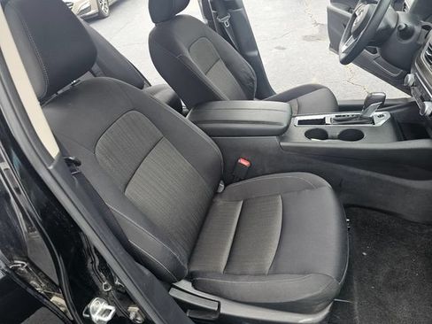Used 2025 Nissan Altima 2.5 SV FWD image 13