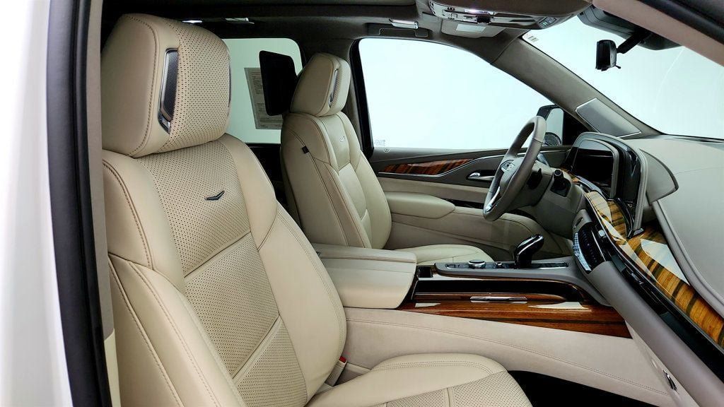 Used 2021 Cadillac Escalade ESV Premium Luxury Platinum RWD image 25