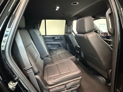 Used 2026 Chevrolet Tahoe LT RWD image 13