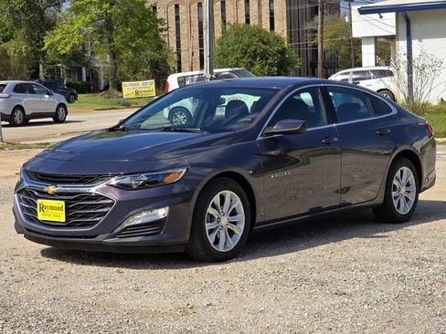 Used 2025 Chevrolet Malibu LT image 3