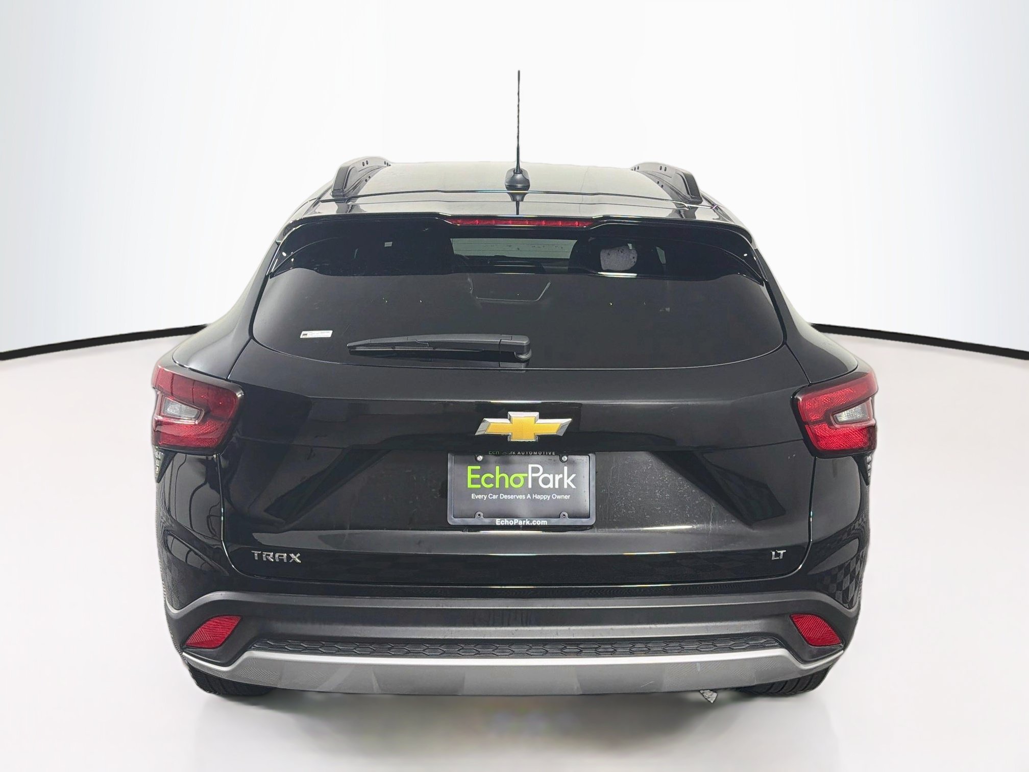 Used 2025 Chevrolet Trax LT FWD image 7