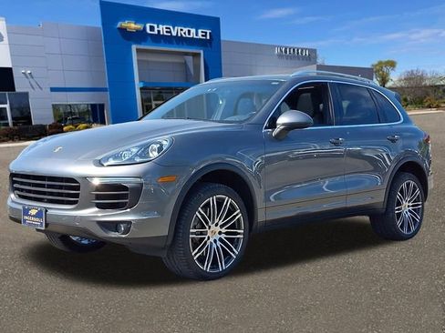 Used 2017 Porsche Cayenne S AWD/4WD image 30