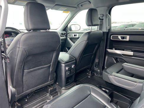 Used 2021 Ford Explorer XLT w/ Equipment Group 202A image 34