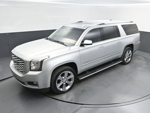 Used 2018 GMC Yukon XL Denali w/ Denali Ultimate Package AWD/4WD image 30