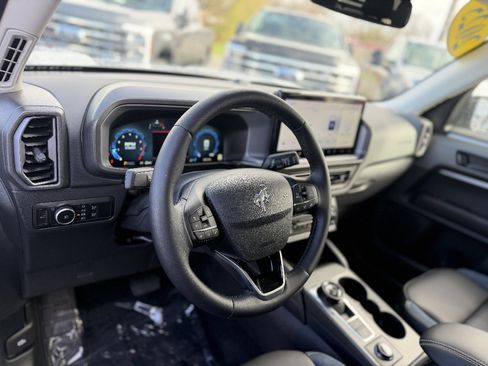 Used 2025 Ford Bronco Sport Outer Banks w/ Outer Banks Tech Package+ AWD/4WD image 14