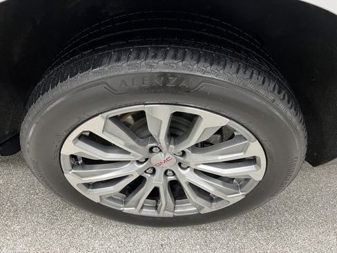 Used 2023 GMC Yukon XL Denali image 16