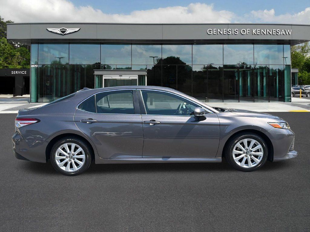 Used 2019 Toyota Camry LE w/ Convenience Package FWD image 9