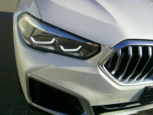 Used 2020 BMW X6 xDrive40i w/ Premium Package image 14