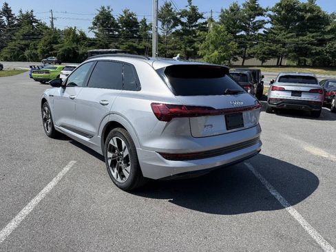 Used 2021 Audi e-tron Premium w/ Convenience Plus Package AWD/4WD image 8