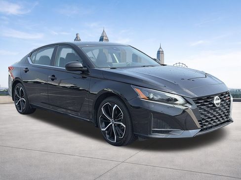 Certified 2025 Nissan Altima 2.5 SR w/ SR Premium Package FWD image 7
