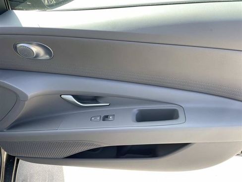 New 2026 Hyundai Elantra SE FWD image 24