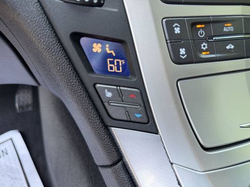 Used 2013 Cadillac CTS Luxury RWD image 17