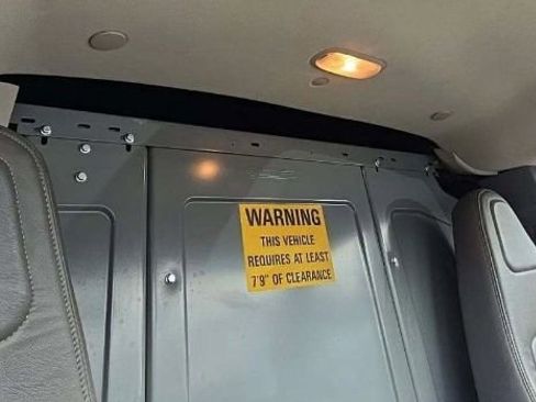 Used 2018 Chevrolet Express 2500 w/ Driver Convenience Package image 9