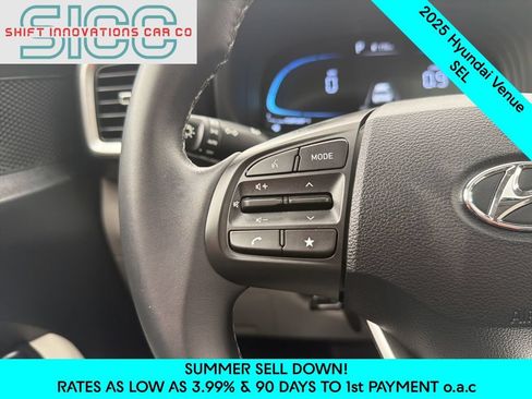 Used 2025 Hyundai Venue SEL FWD image 12