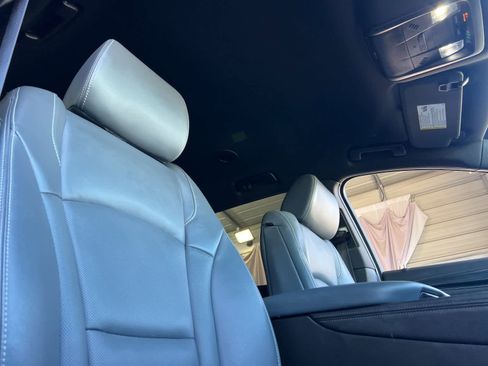 Used 2022 Buick Enclave Essence image 14