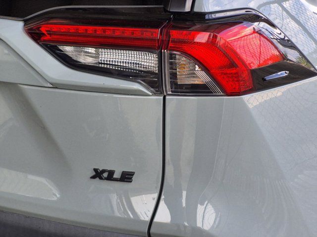 Used 2022 Toyota RAV4 XLE Premium FWD image 9