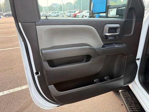 Used 2016 Chevrolet Silverado 3500 W/T w/ WT Convenience Package AWD/4WD image 4