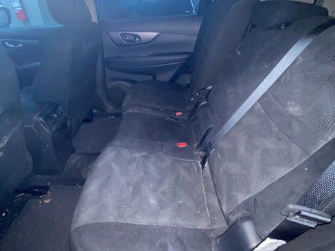 Used 2016 Nissan Rogue S w/ S Family Package FWD image 10