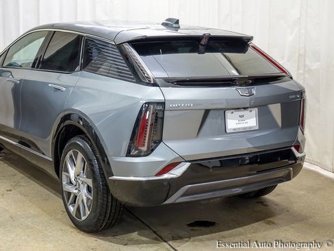 New 2026 Cadillac Optiq Luxury 1 image 6