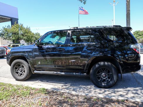 Used 2021 Toyota 4Runner SR5 Premium w/ Moonroof Package AWD/4WD image 10