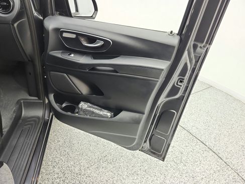 Used 2023 Mercedes-Benz Metris image 19